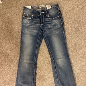 Ariat. Size 28R. Mid-Rise. Bootcut. Stretch Fit.